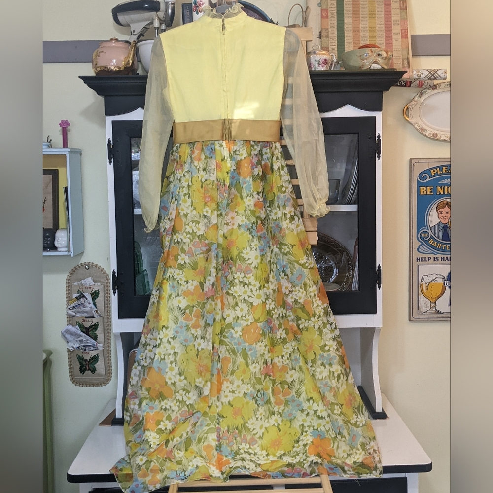 Vintage, floral, long sleeved, maxi dress with ruffle and bow details - Picture 10 of 13